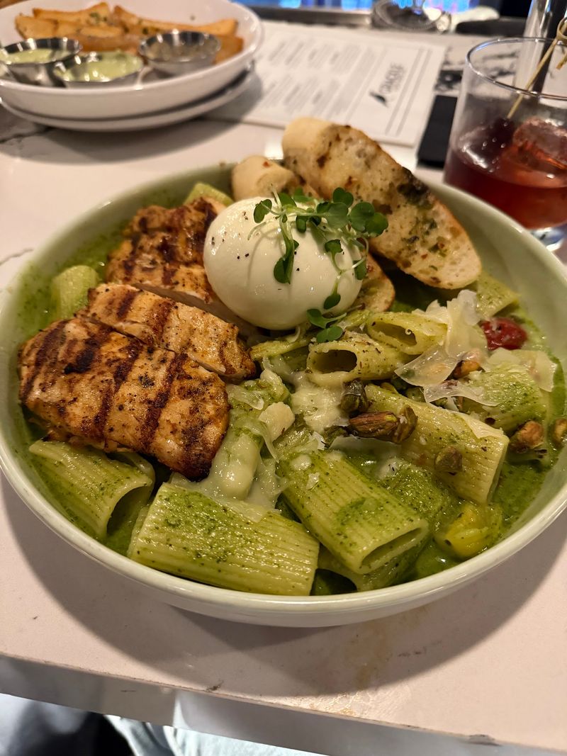 Pasta and Seafood That Go Beyond the Expected Pasta and Seafood That Go Beyond the Expected