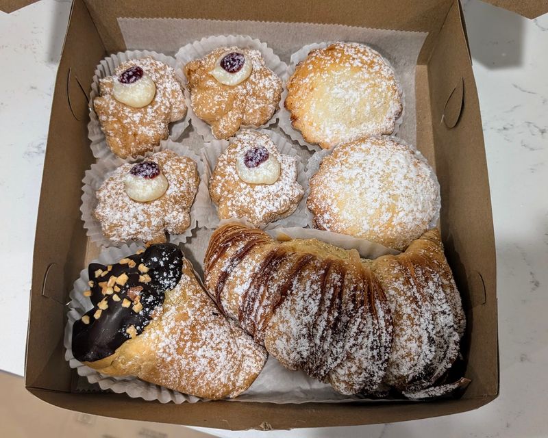 Pastries That Cover the Full Italian Spectrum Pastries That Cover the Full Italian Spectrum