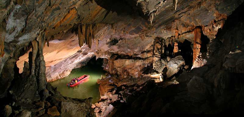 Penn's Cave & Wildlife Park, Centre Hall, Pennsylvania Penn's Cave & Wildlife Park, Centre Hall, Pennsylvania