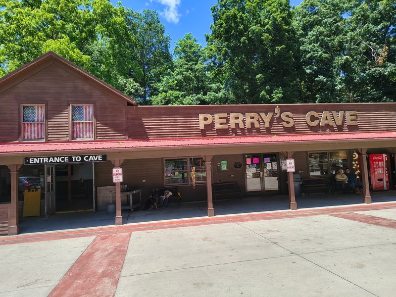 Perry's Cave, Ohio, Put-in-Bay