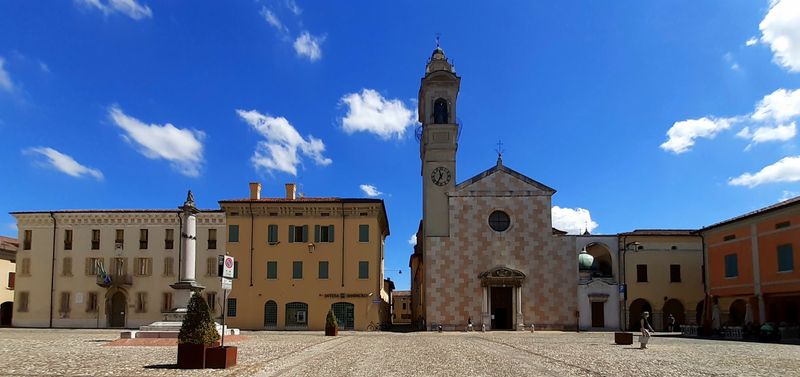 Piazza Ducale, Sabbioneta, Italy Piazza Ducale, Sabbioneta, Italy