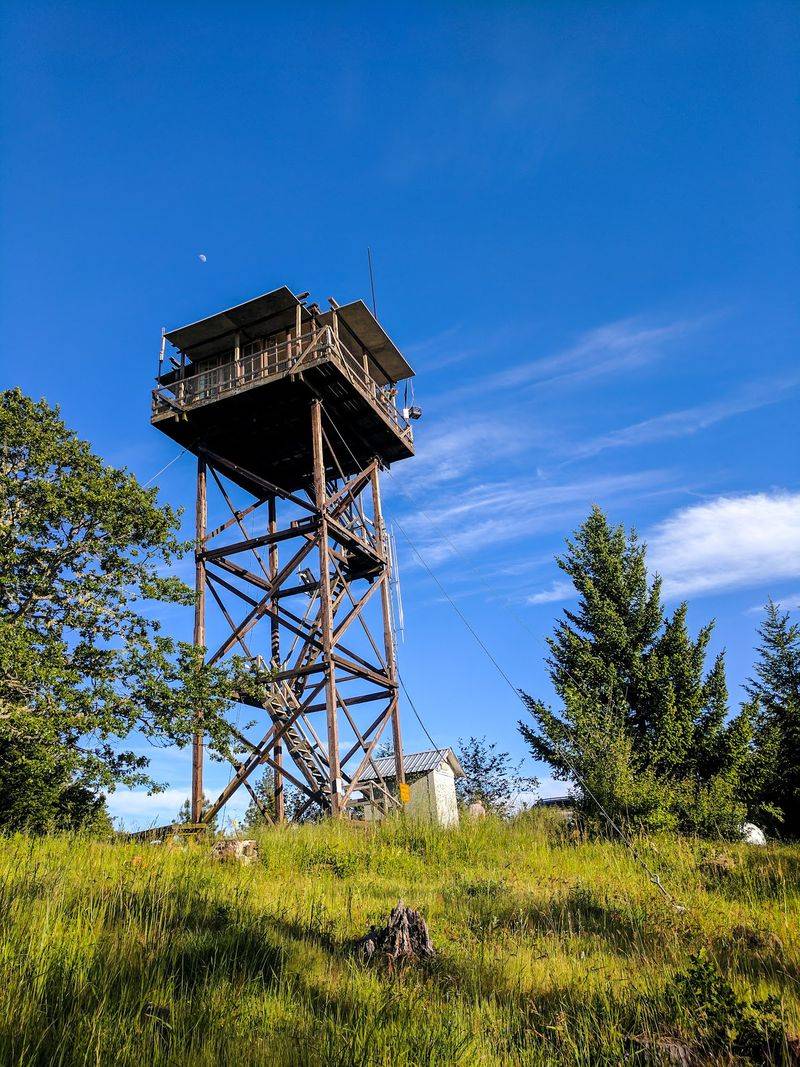 Pickett Butte Lookout - Near Tiller