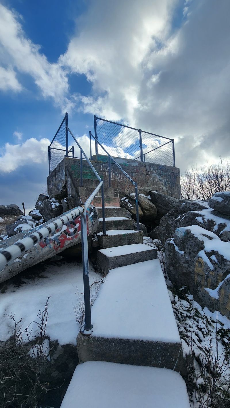 Pinnacle Knob Fire Tower, New Creek, WV Pinnacle Knob Fire Tower, New Creek, WV