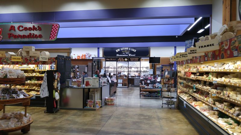 Places to Eat Without Leaving the Store Places to Eat Without Leaving the Store