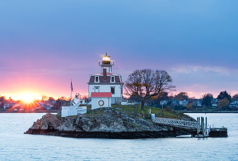 Pomham Rocks Lighthouse, East Providence Pomham Rocks Lighthouse, East Providence