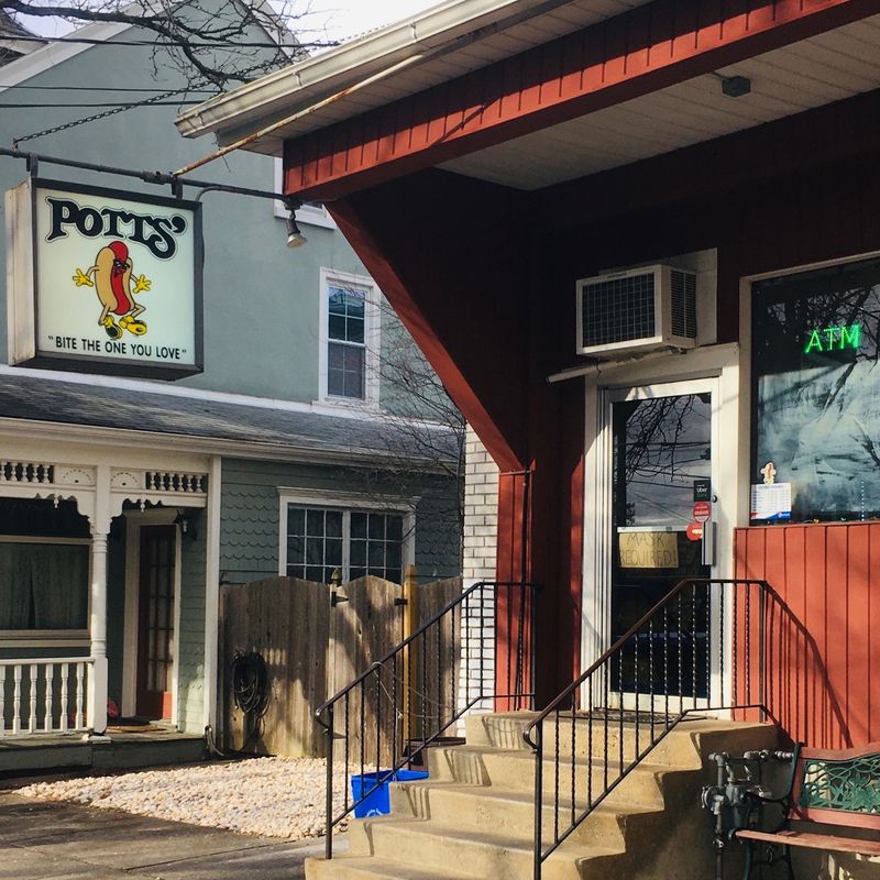 Potts' Doggie Shop, Bethlehem, Pennsylvania Potts' Doggie Shop, Bethlehem, Pennsylvania