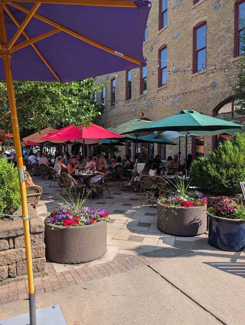 Private Events in a Space That Handles Large Groups Well Private Events in a Space That Handles Large Groups Well