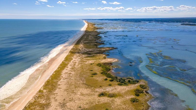 Protect the reserve and respect its water hazards Protect the reserve and respect its water hazards