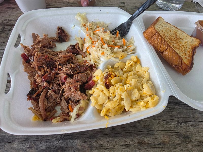 Pulled Pork That Keeps It Simple and Satisfying Pulled Pork That Keeps It Simple and Satisfying