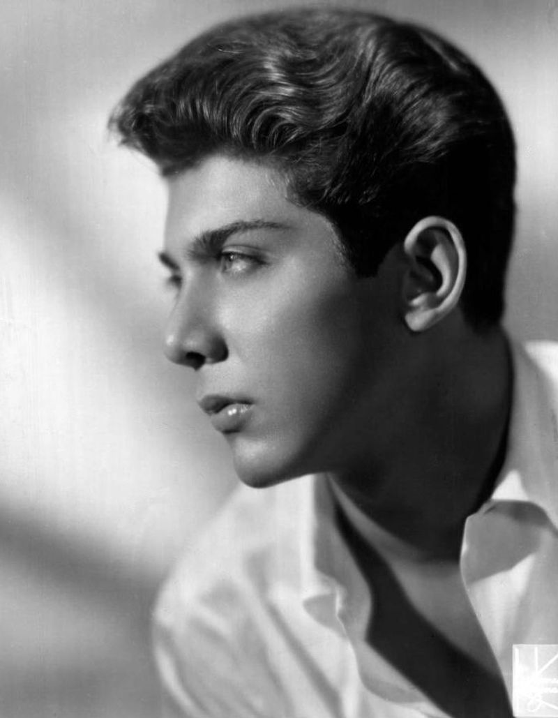 Put Your Head on My Shoulder by Paul Anka Put Your Head on My Shoulder by Paul Anka