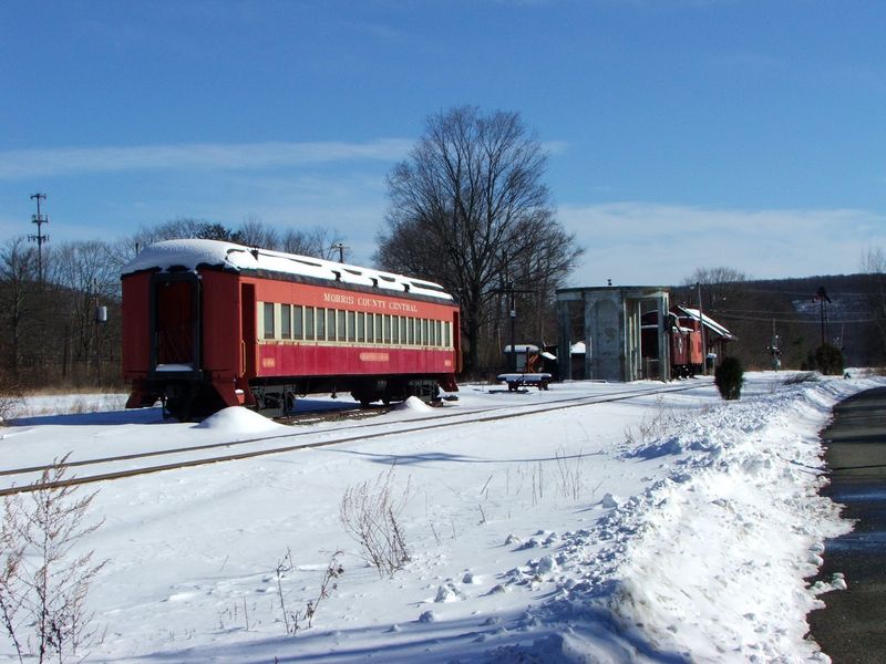 Railfans And Film Fans Under One Roofline Railfans And Film Fans Under One Roofline