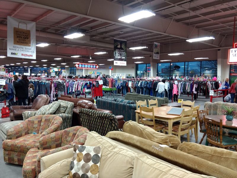Red Racks Thrift Store, Springfield, Missouri