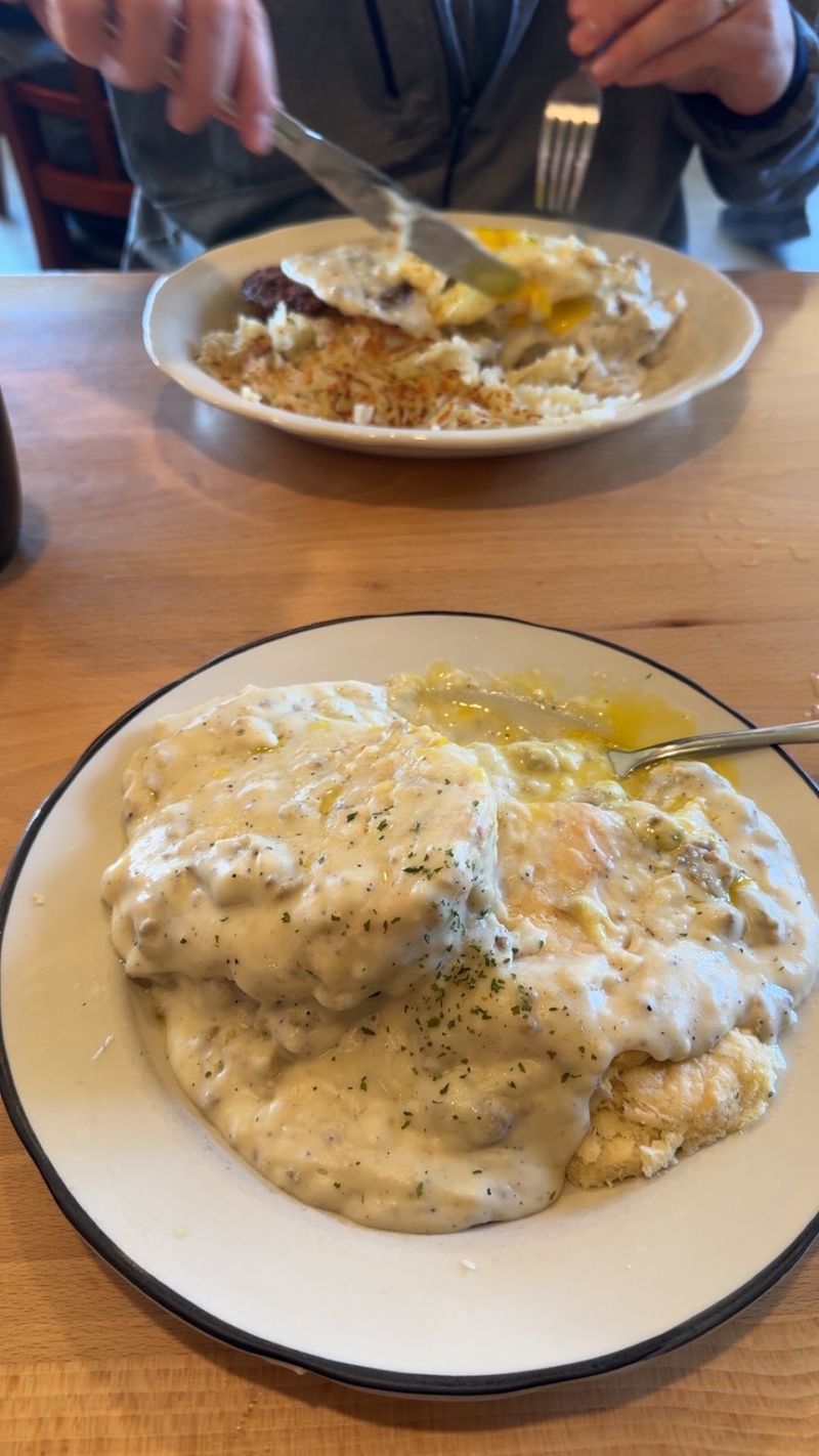 Redneck Benedict That Reinvents a Classic Redneck Benedict That Reinvents a Classic