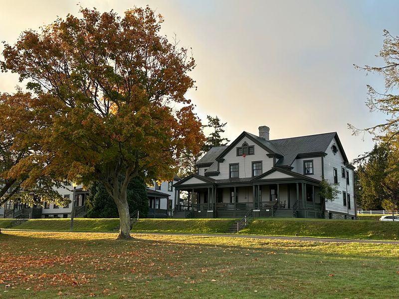 Rentable Houses and the Keeper's Quarters