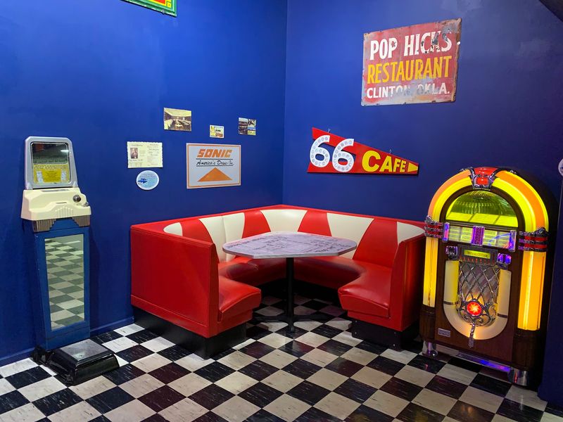 Replica Diner Booths and the Roadside Eating Experience Replica Diner Booths and the Roadside Eating Experience