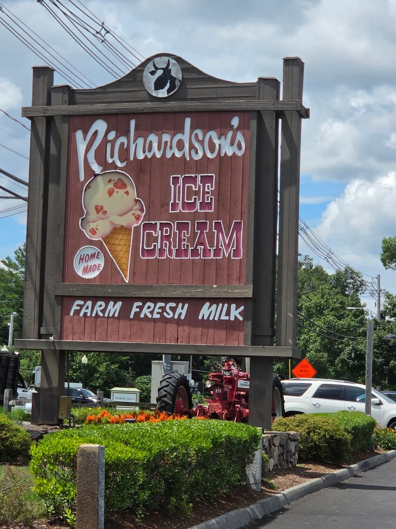 Richardson's Ice Cream, Middleton Richardson's Ice Cream, Middleton