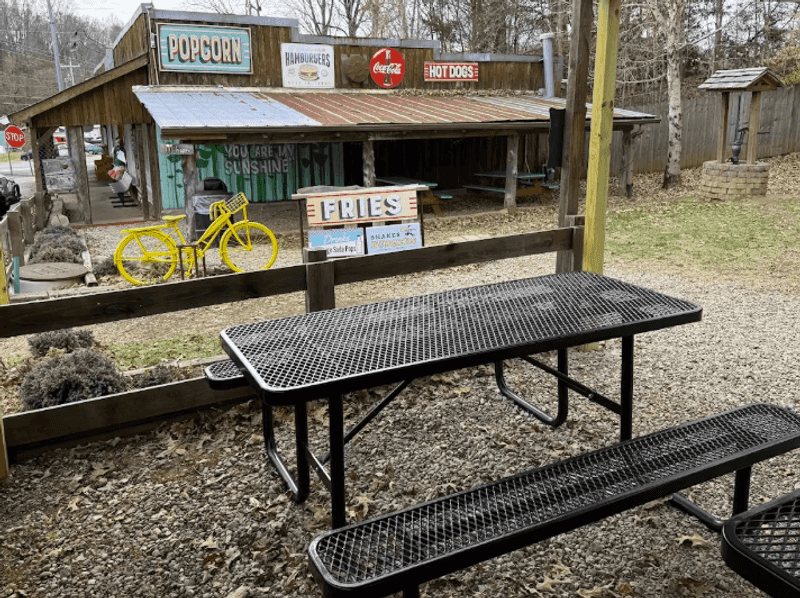 Room to Roam With Games and Picnic Areas Room to Roam With Games and Picnic Areas