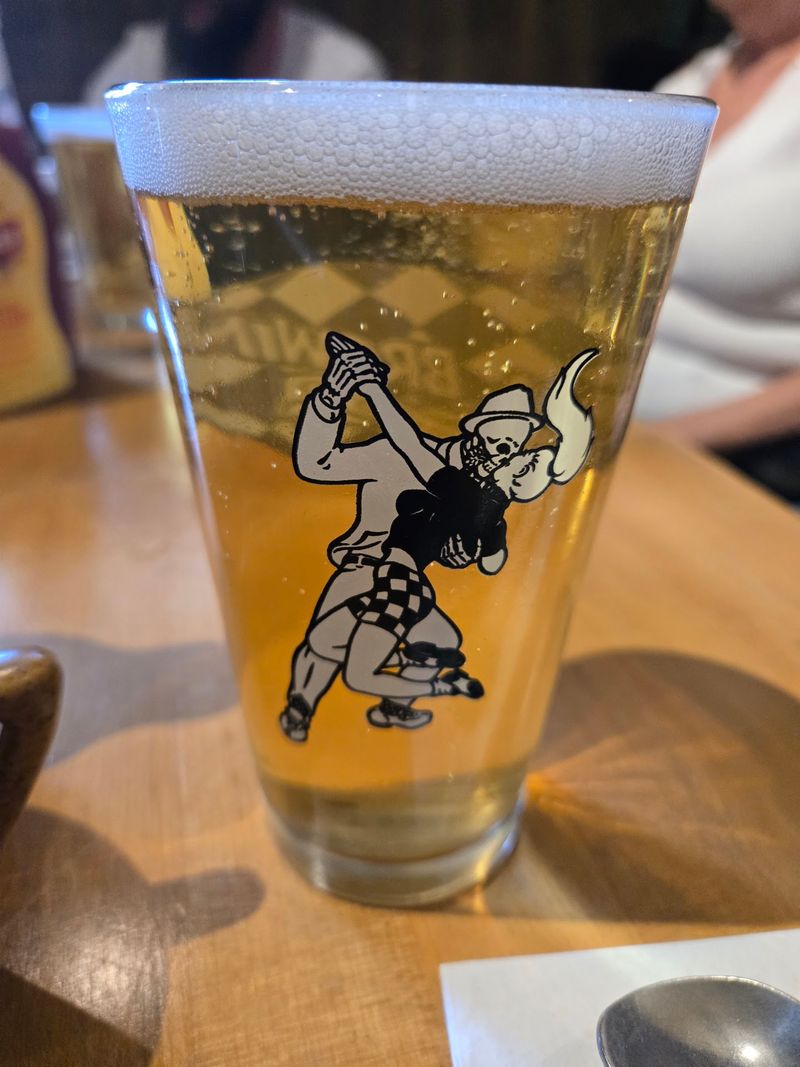 Rotating Craft Beers and a Solid Drink List Rotating Craft Beers and a Solid Drink List