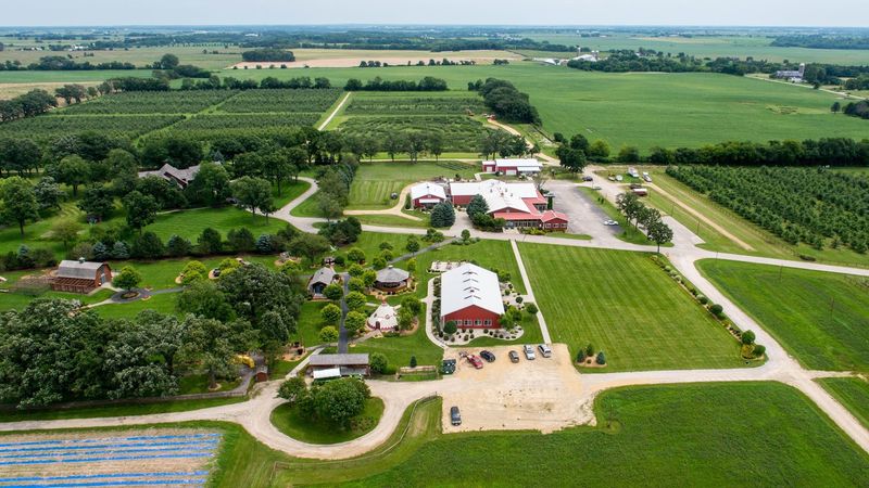 Royal Oak Farm Orchard - Harvard Royal Oak Farm Orchard - Harvard