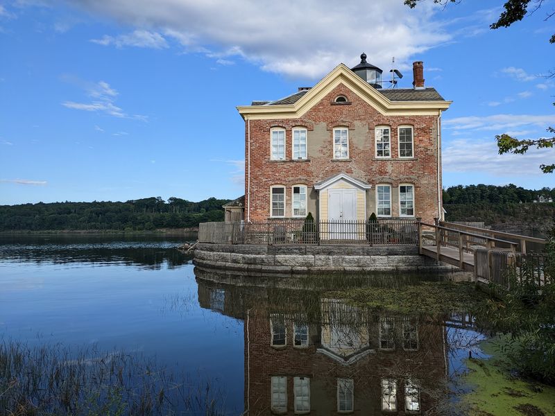 Saugerties Lighthouse, Saugerties, New York Saugerties Lighthouse, Saugerties, New York