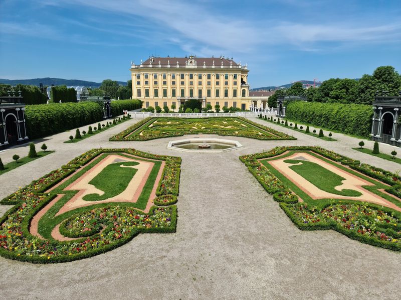 Schonbrunn Palace Park, Vienna, Austria Schonbrunn Palace Park, Vienna, Austria