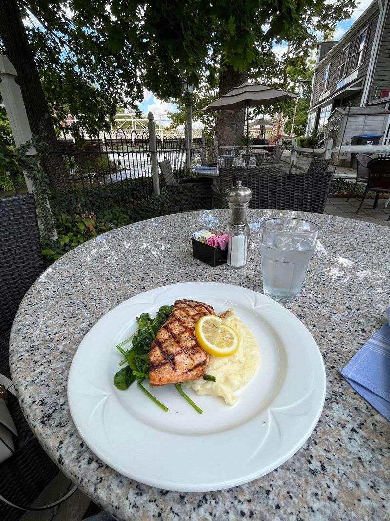 Seafood Choices That Get Attention