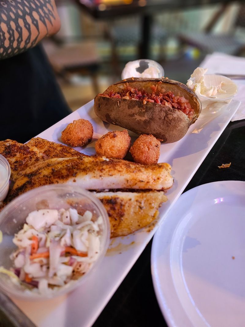 Seafood That Keeps Regulars Coming Back