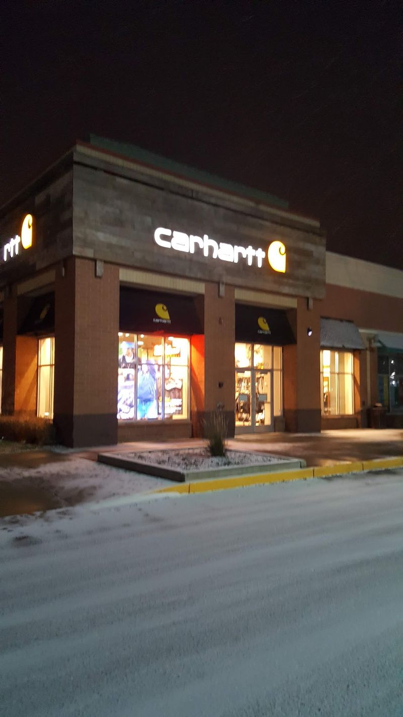 Seasonal Shopping and Holiday Deals Seasonal Shopping and Holiday Deals