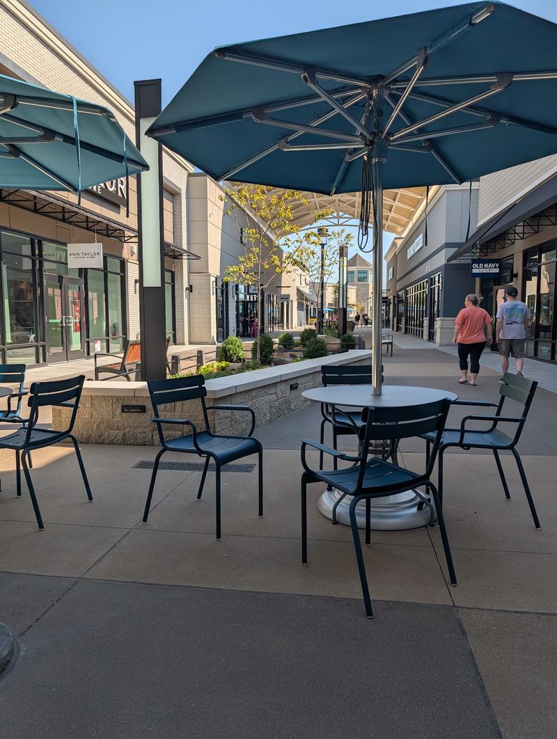 Seating, Shade, and the Art of the Shopping Break