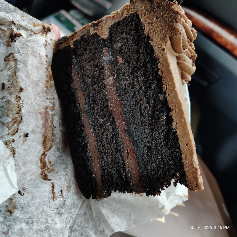 Signature Cakes That Steal the Show Signature Cakes That Steal the Show