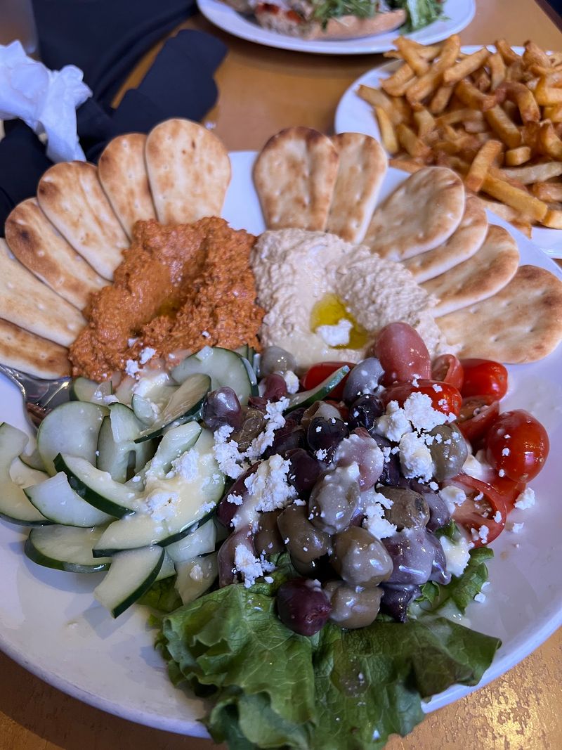 Small Plates That Make Sharing the Right Call Small Plates That Make Sharing the Right Call