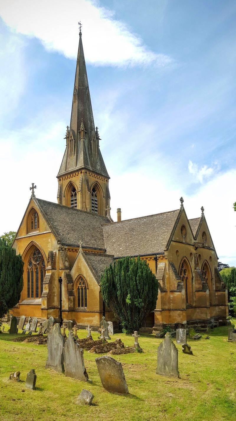 St. Andrew's Church, Toddington, England St. Andrew's Church, Toddington, England