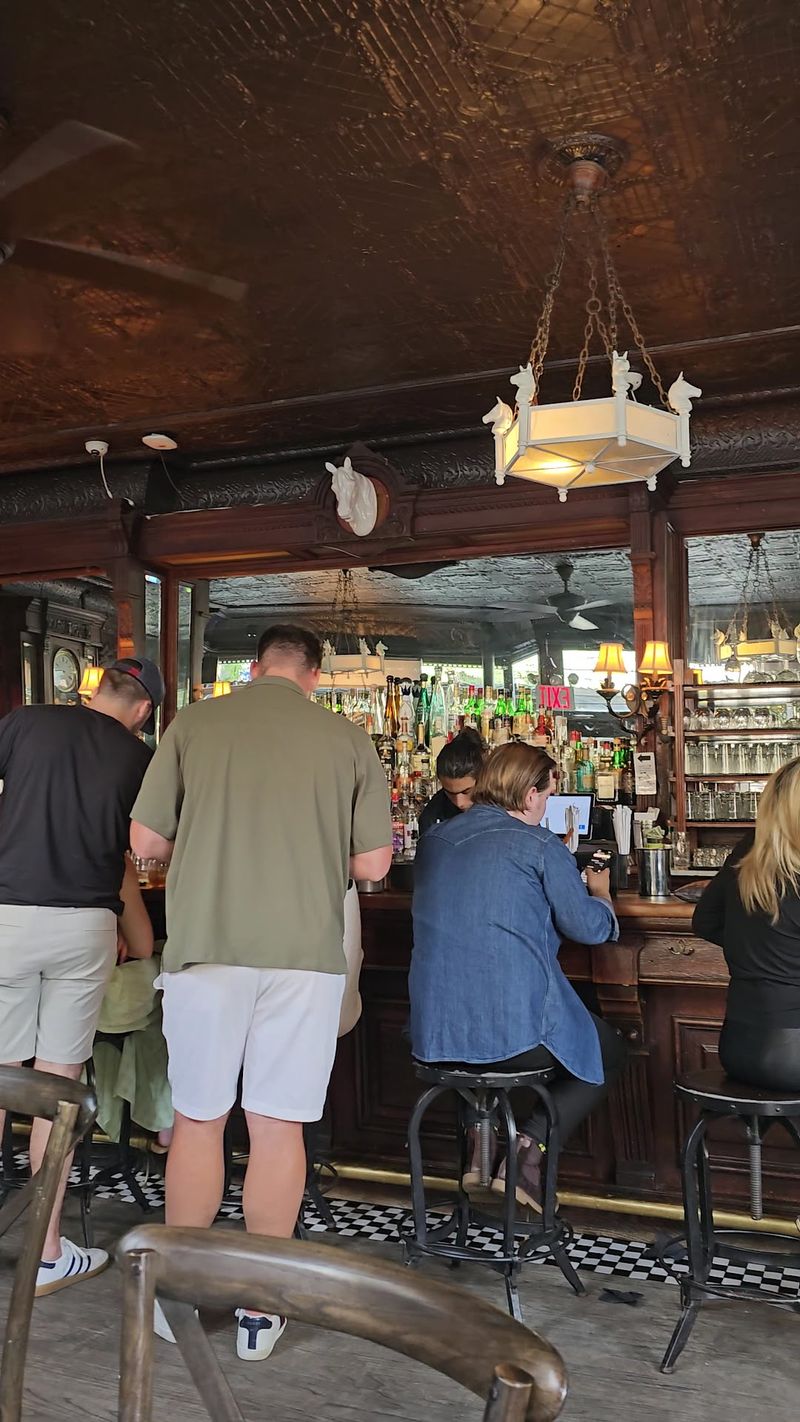 Staff That Turns Guests into Regulars Staff That Turns Guests into Regulars