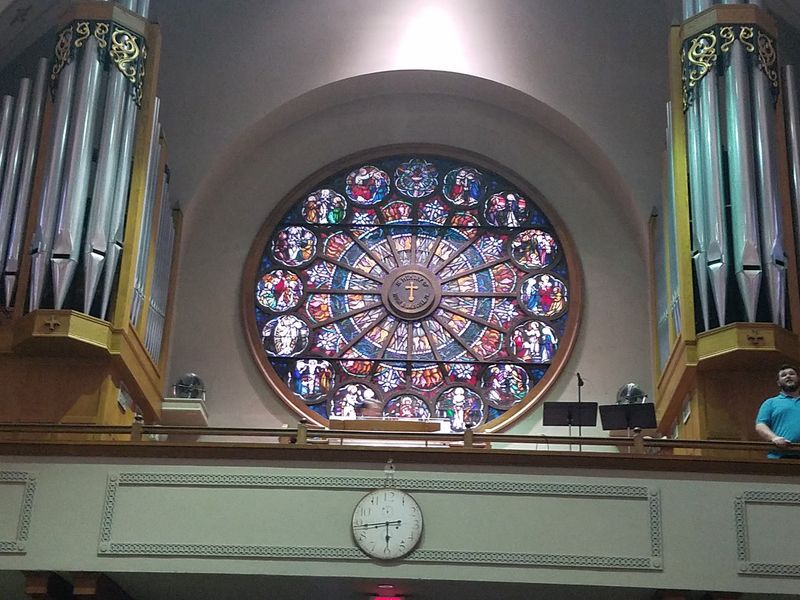Stained Glass Windows That Transform Natural Light Stained Glass Windows That Transform Natural Light