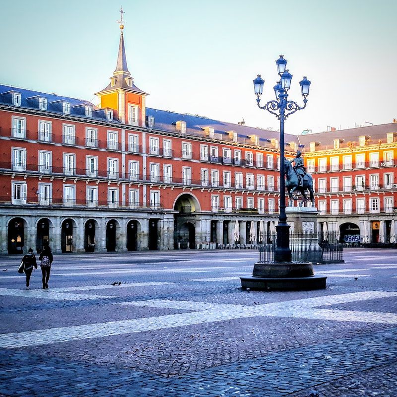 Stand in the Middle of Plaza Mayor Stand in the Middle of Plaza Mayor