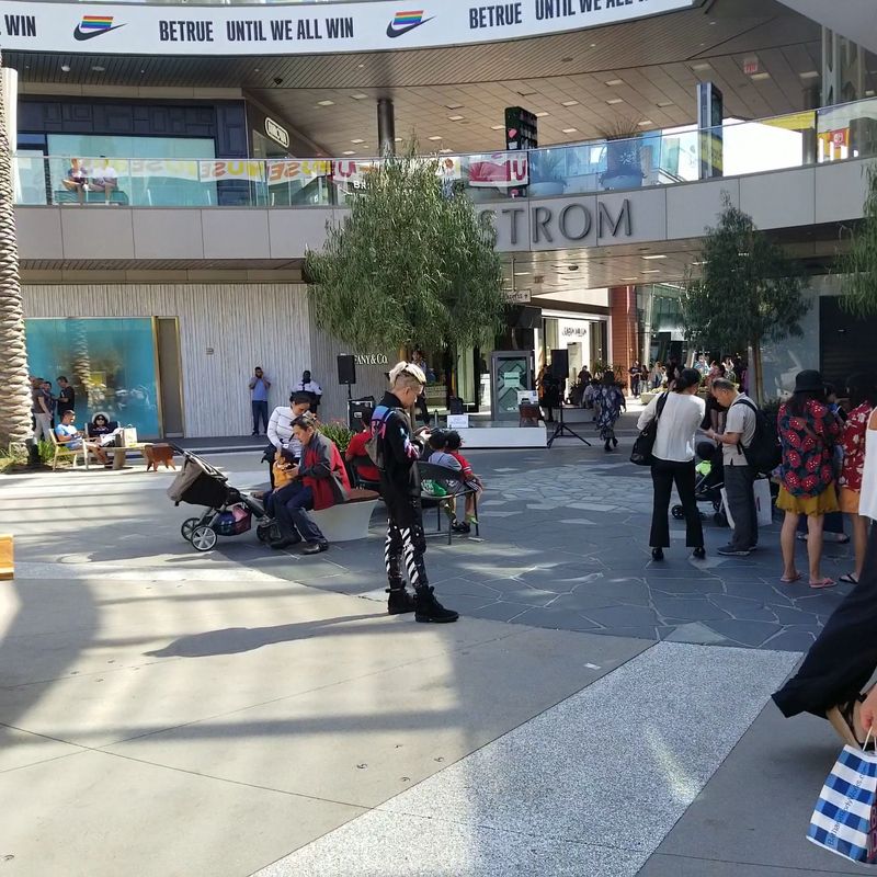 Street Performers That Turn Sidewalks Into Stages