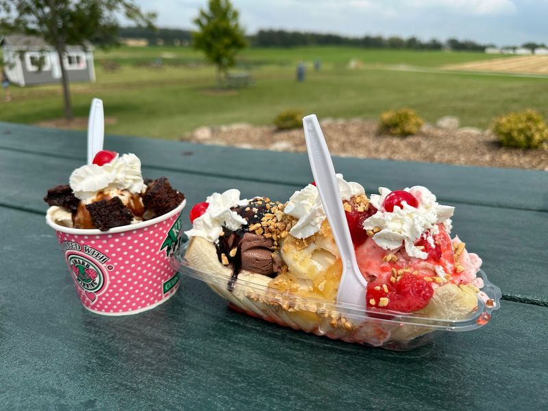 Sundaes Built Like Small Feasts Sundaes Built Like Small Feasts