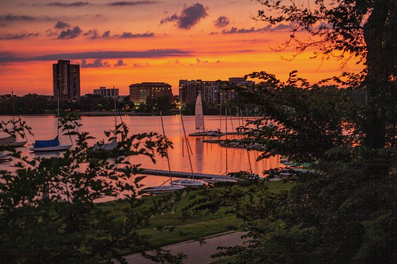 Sunrise and Sunset Views That Draw People Back Sunrise and Sunset Views That Draw People Back
