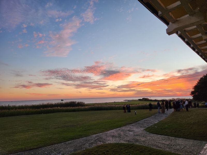 Sunsets That Steal the Show Sunsets That Steal the Show