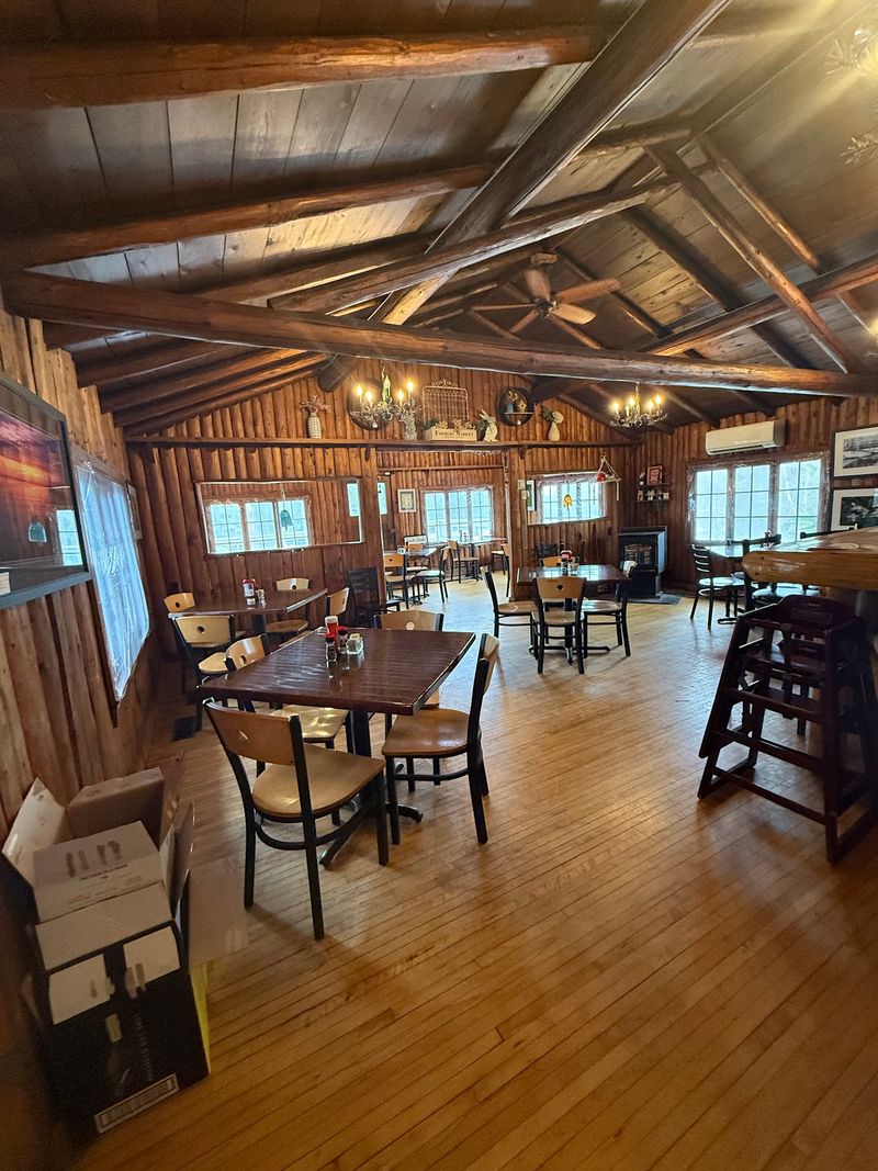 The Atmosphere Inside a 100-Year-Old Log Cabin The Atmosphere Inside a 100-Year-Old Log Cabin