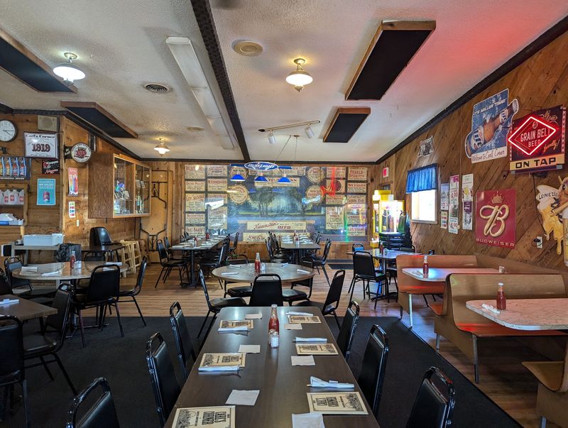 The Atmosphere Inside the Dining Room