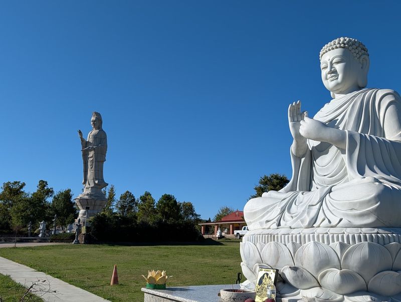 The Buddha Statues That Fill Every Corner The Buddha Statues That Fill Every Corner