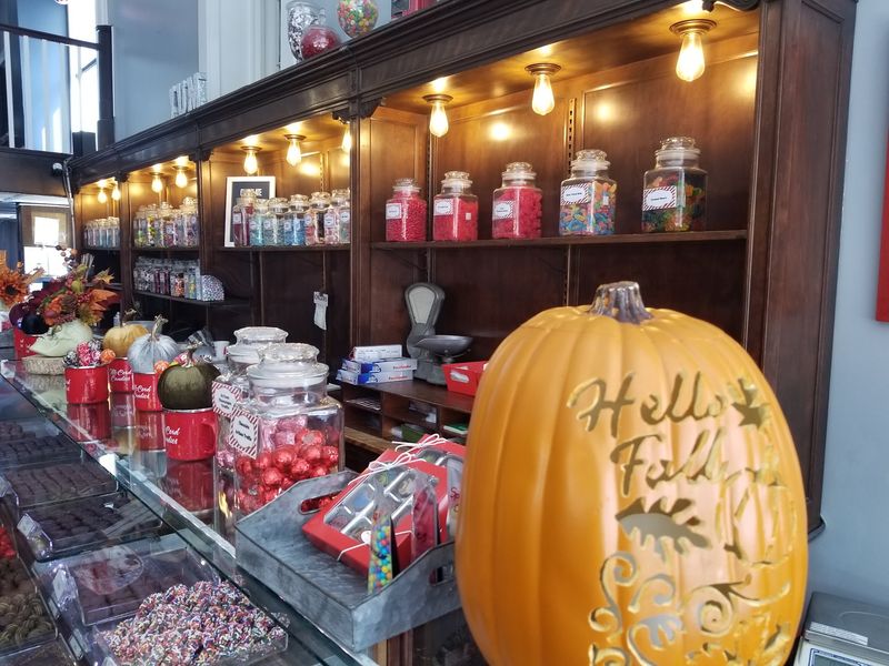 The Candy Cane Tours Are a Seasonal Event Worth Planning Around The Candy Cane Tours Are a Seasonal Event Worth Planning Around