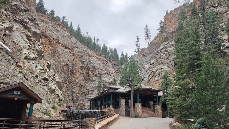 The Canyon Entrance and First Impressions