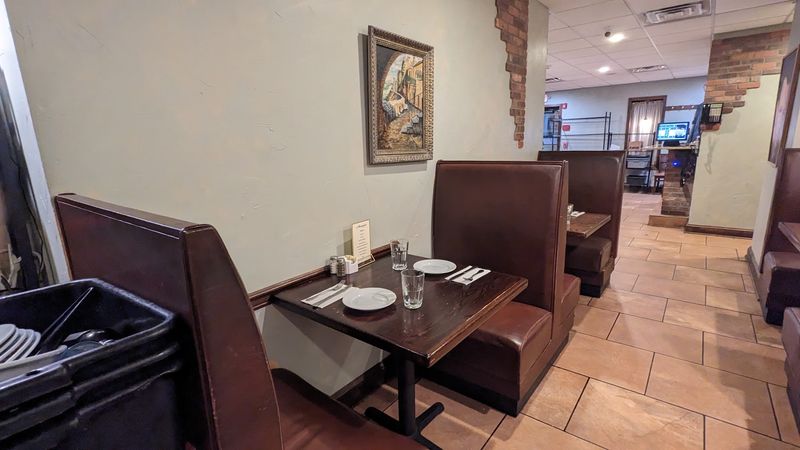 The Casual Room With a Busy-Table Energy The Casual Room With a Busy-Table Energy