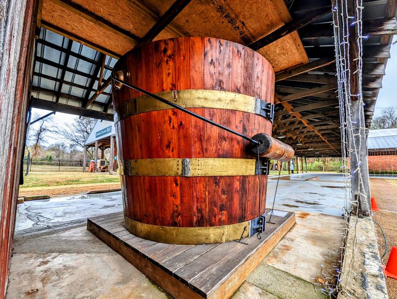 The Cedar Bucket Everyone Comes to See The Cedar Bucket Everyone Comes to See