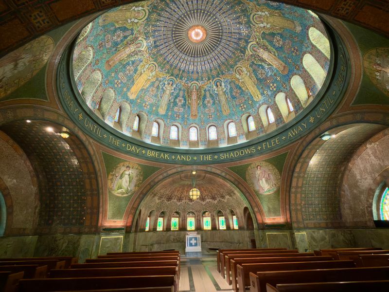 The Chapel That Holds 10 Million Mosaic Pieces The Chapel That Holds 10 Million Mosaic Pieces