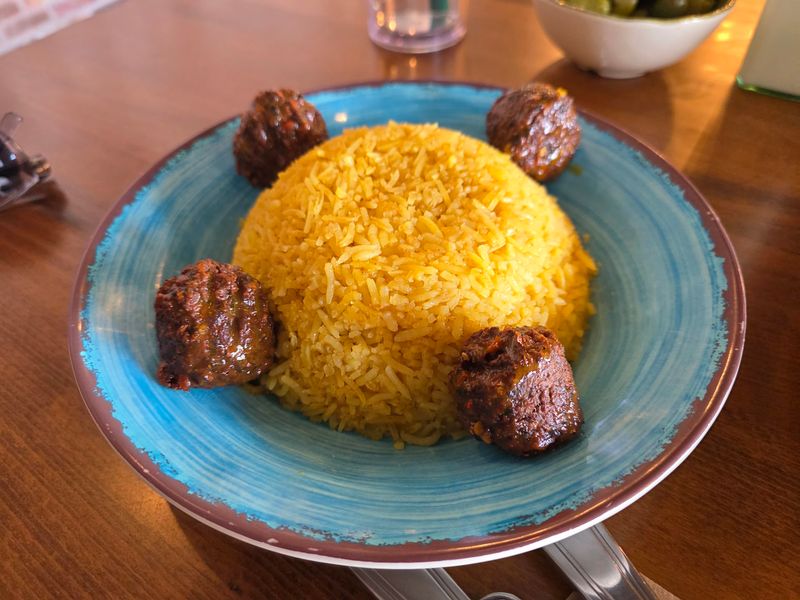 The Chicken Bowl and Rice That Earns Its Own Praise The Chicken Bowl and Rice That Earns Its Own Praise