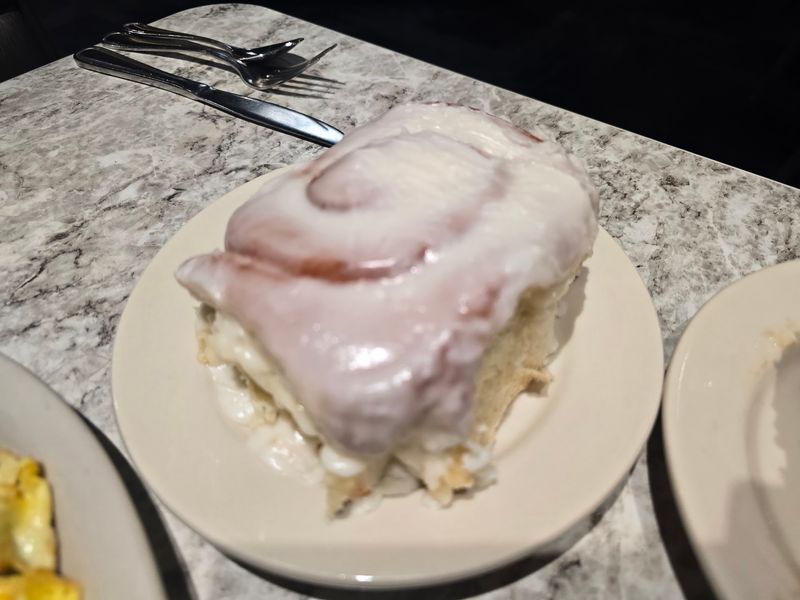 The Cinnamon Roll That Built a Loyal Following The Cinnamon Roll That Built a Loyal Following