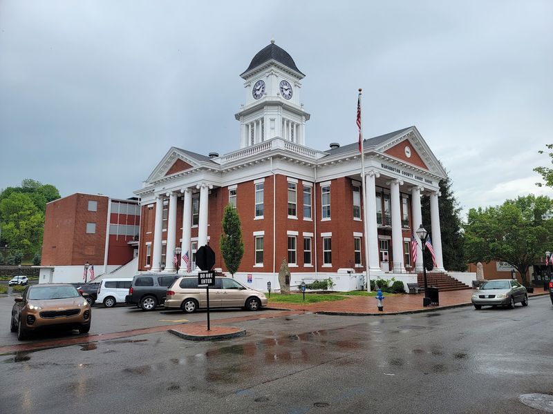The County Seat Advantage The County Seat Advantage